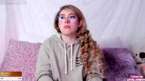 Snapshot of julieta_cooper20 chatting on July 16, 2026, 4:07 am Juli online show from July 16, 2026, 4:07 am