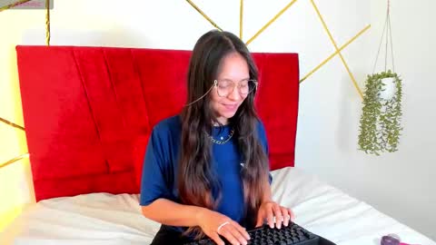 julieta_lein online show from January 9, 2026, 9:27 pm