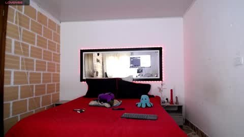 Julieta Rodriguez online show from September 20, 2025, 2:18 pm