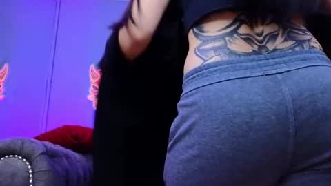 Snapshot of julieta_russell chatting on December 16, 2024, 11:44 am Julieta online show from December 16, 2024, 11:44 am