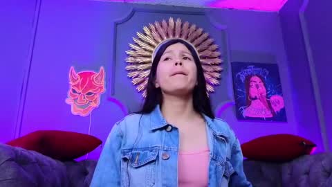 Snapshot of julieta_russell chatting on December 30, 2024, 11:48 am Julieta online show from December 30, 2024, 11:48 am