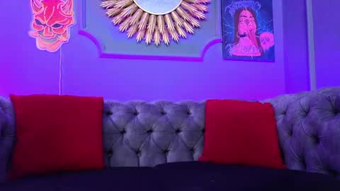Snapshot of julieta_russell chatting on January 22, 2025, 12:06 pm Julieta online show from January 22, 2025, 12:06 pm