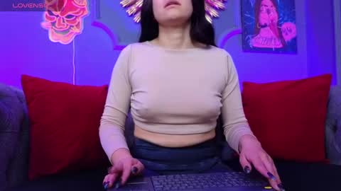 Snapshot of julieta_russell chatting on January 27, 2025, 12:05 pm Julieta online show from January 27, 2025, 12:05 pm