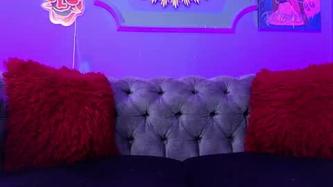 Snapshot of julieta_russell chatting on February 19, 2025, 11:49 am Julieta online show from February 19, 2025, 11:49 am