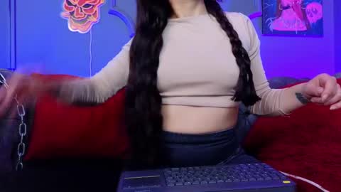 Snapshot of julieta_russell chatting on February 20, 2025, 12:15 pm Julieta online show from February 20, 2025, 12:15 pm