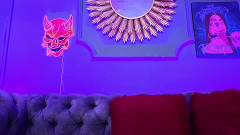 Snapshot of julieta_russell chatting on March 3, 2025, 6:22 pm Julieta online show from March 3, 2025, 6:22 pm