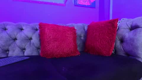 Snapshot of julieta_russell chatting on March 4, 2025, 6:07 pm Julieta online show from March 4, 2025, 6:07 pm