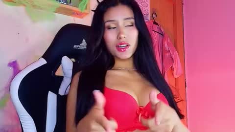 juli online show from October 15, 2025, 12:55 am
