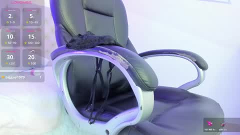 julietakane online show from February 20, 2025, 11:42 am