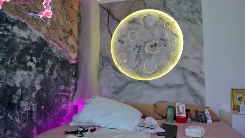 julietakane online show from January 18, 2026, 5:00 am