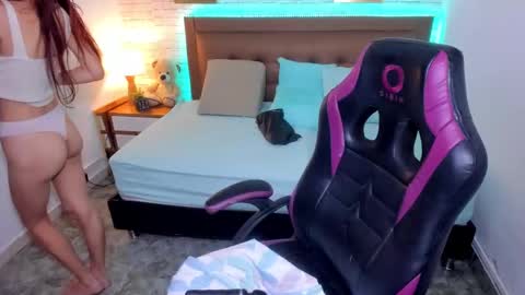 Julieth  online show from October 6, 2025, 12:57 pm