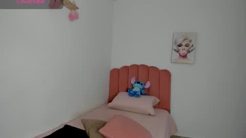 Snapshot of julieth_sanzz chatting on January 7, 2026, 1:13 pm julieth online show from January 7, 2026, 1:13 pm