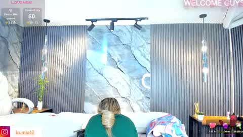 Julietha online show from November 22, 2025, 2:43 am