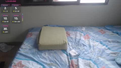 juliethserna online show from November 11, 2025, 4:18 pm