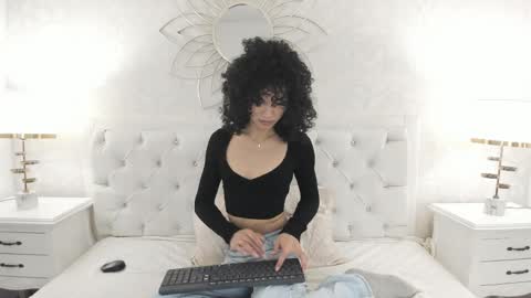 julietta    online show from April 2, 2026, 12:14 pm