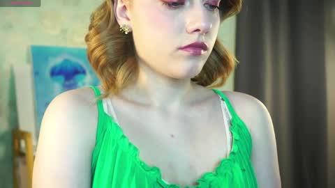 Mia online show from April 5, 2026, 3:04 am