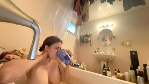 Snapshot of juliettelatte81200 chatting on July 10, 2026, 7:05 pm juliettelatte81200 online show from July 10, 2026, 7:05 pm