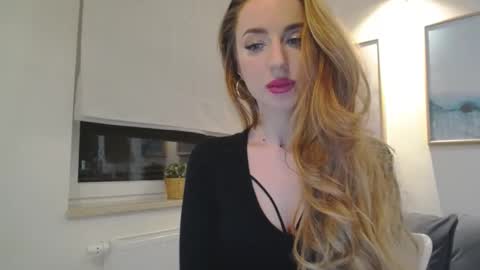 JulietteSensual online show from February 9, 2025, 10:00 pm