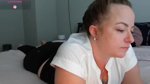 Snapshot of julimonroe chatting on March 19, 2026, 8:57 pm Juli Monroe online show from March 19, 2026, 8:57 pm