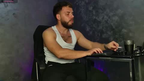 JULiUS   online show from November 18, 2025, 10:14 pm