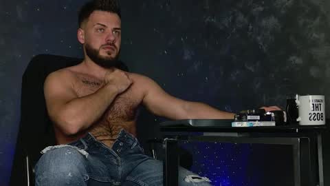 JULiUS   online show from November 30, 2025, 8:02 pm