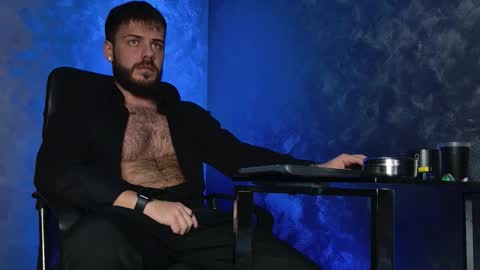 JULiUS   online show from December 16, 2025, 9:09 pm