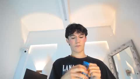 jullian online show from April 9, 2026, 9:42 pm