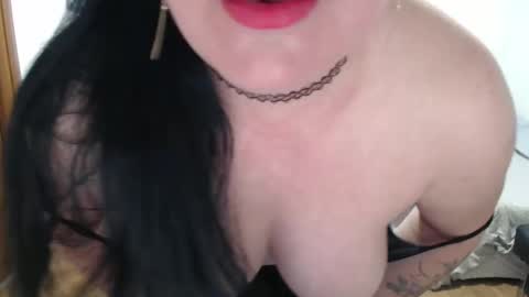 Snapshot of julliemilf chatting on March 5, 2025, 9:16 am Julie online show from March 5, 2025, 9:16 am