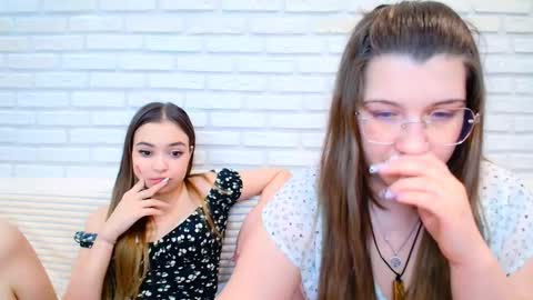 Snapshot of jullymood chatting on February 21, 2026, 7:37 pm DoubleCherry online show from February 21, 2026, 7:37 pm