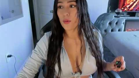 Snapshot of july_and_erick chatting on November 15, 2025, 4:58 pm july online show from November 15, 2025, 4:58 pm