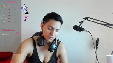 Julya Smith online show from October 1, 2025, 2:12 pm