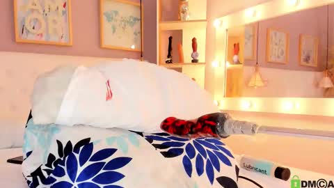 Snapshot of julyanna_ chatting on October 16, 2025, 8:54 pm Juliana online show from October 16, 2025, 8:54 pm