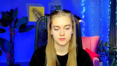 Snapshot of junewoods chatting on January 13, 2026, 8:19 am junewoods online show from January 13, 2026, 8:19 am