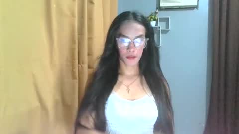 jusa_yan online show from June 5, 2026, 12:11 pm