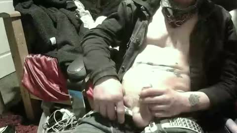 jusntym online show from April 25, 2026, 5:10 am