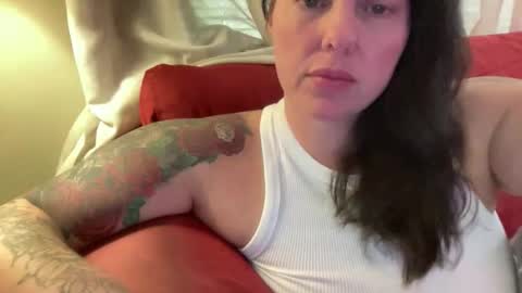 Snapshot of just4you101 chatting on December 3, 2025, 2:48 pm Flirty influncer online show from December 3, 2025, 2:48 pm