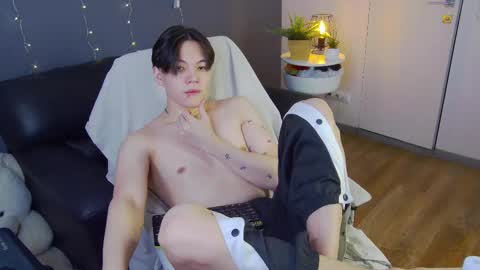 just_gay_ online show from February 9, 2025, 1:14 pm