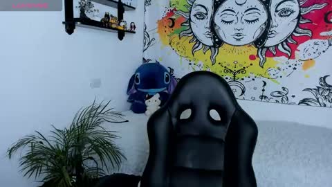 Snapshot of just_katiex chatting on November 6, 2025, 12:06 pm Sofia online show from November 6, 2025, 12:06 pm