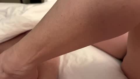 Snapshot of just_ur_avg_cpl chatting on October 26, 2025, 3:56 am justuravgdad justuravgmom online show from October 26, 2025, 3:56 am