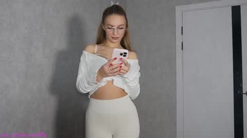 Snapshot of justacuddlie chatting on January 9, 2026, 9:01 am Jenny Welcome3 online show from January 9, 2026, 9:01 am