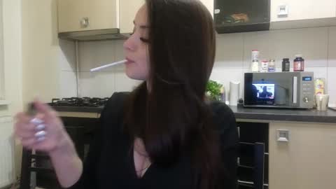 JustAnne online show from November 7, 2025, 2:44 am