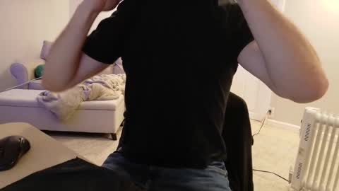 Snapshot of justcallmelaz chatting on February 18, 2026, 7:54 pm just laz online show from February 18, 2026, 7:54 pm