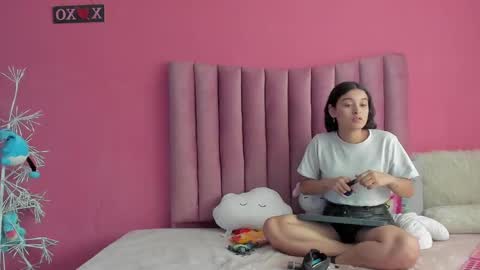 Snapshot of justin_jazmin chatting on January 24, 2025, 7:18 pm JUSTIN Y JAZMIN online show from January 24, 2025, 7:18 pm