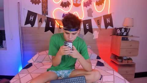 Justin online show from October 24, 2025, 12:34 pm