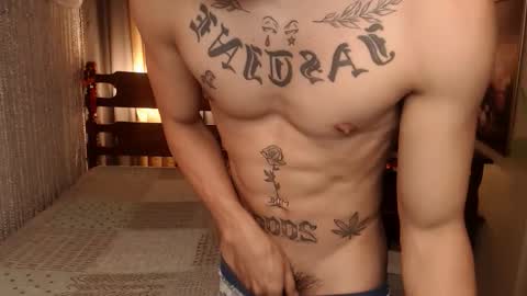 Snapshot of justine_hunk chatting on February 13, 2026, 4:25 pm justine_hunk online show from February 13, 2026, 4:25 pm