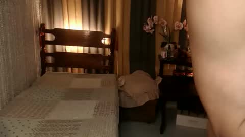 Snapshot of justine_hunk chatting on March 1, 2026, 4:36 am justine_hunk online show from March 1, 2026, 4:36 am