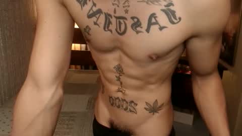 justine_hunk online show from April 4, 2026, 3:38 am