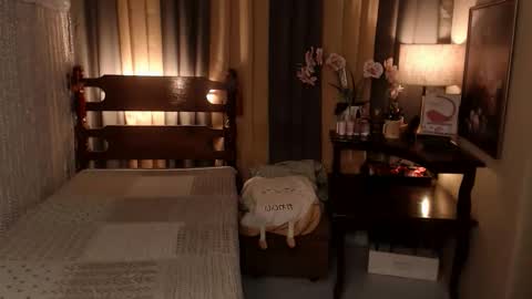 justine_hunk online show from May 16, 2026, 7:38 am