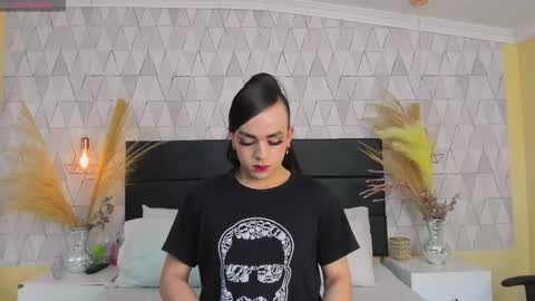 Justine online show from February 5, 2026, 3:33 am