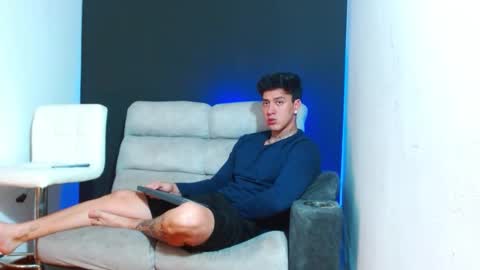 justinfuller_31 online show from March 12, 2026, 7:20 pm